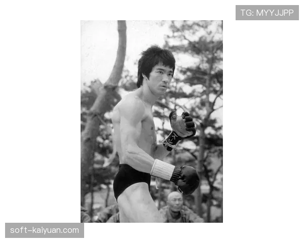 熊朝忠上场像动作片男主，脱了手套下楼像去买菜的邻居