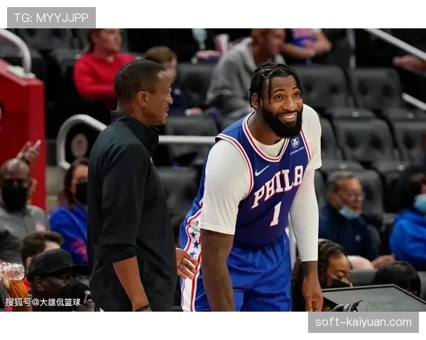 奥斯梅恩与埃托奥：顶级中锋的终结效率差异与战术角色演变